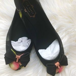 Ted Baker size10  Bow Flats